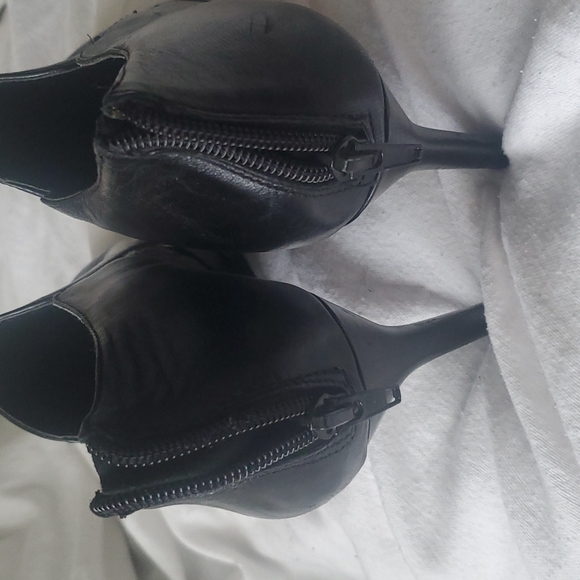 NINE WEST BOOTIES - Picture 4 of 9